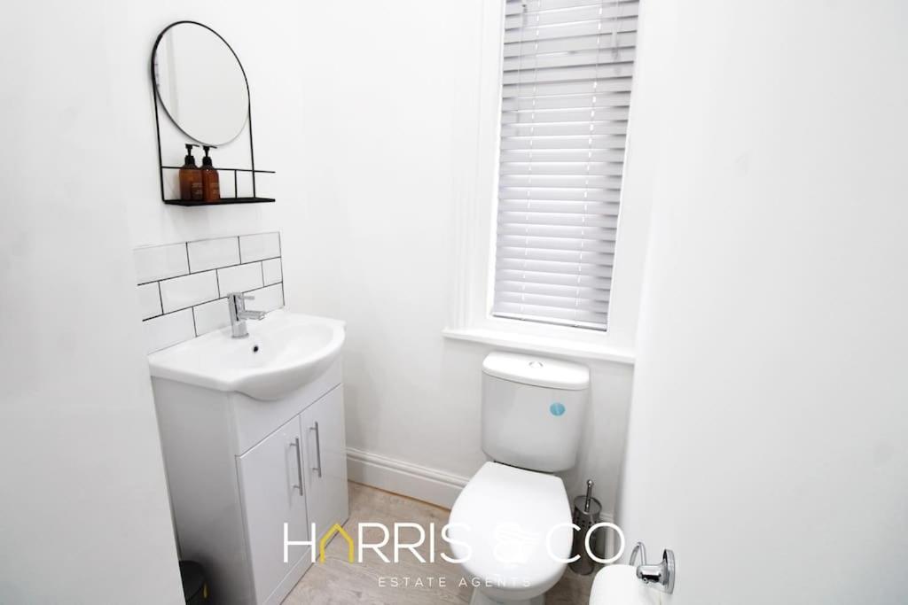 Roundtree & Berry - Fleetwood Apartment Bagian luar foto