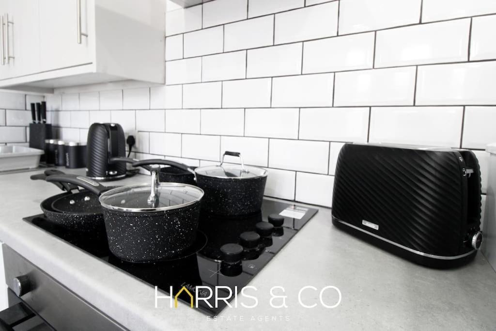 Roundtree & Berry - Fleetwood Apartment Bagian luar foto